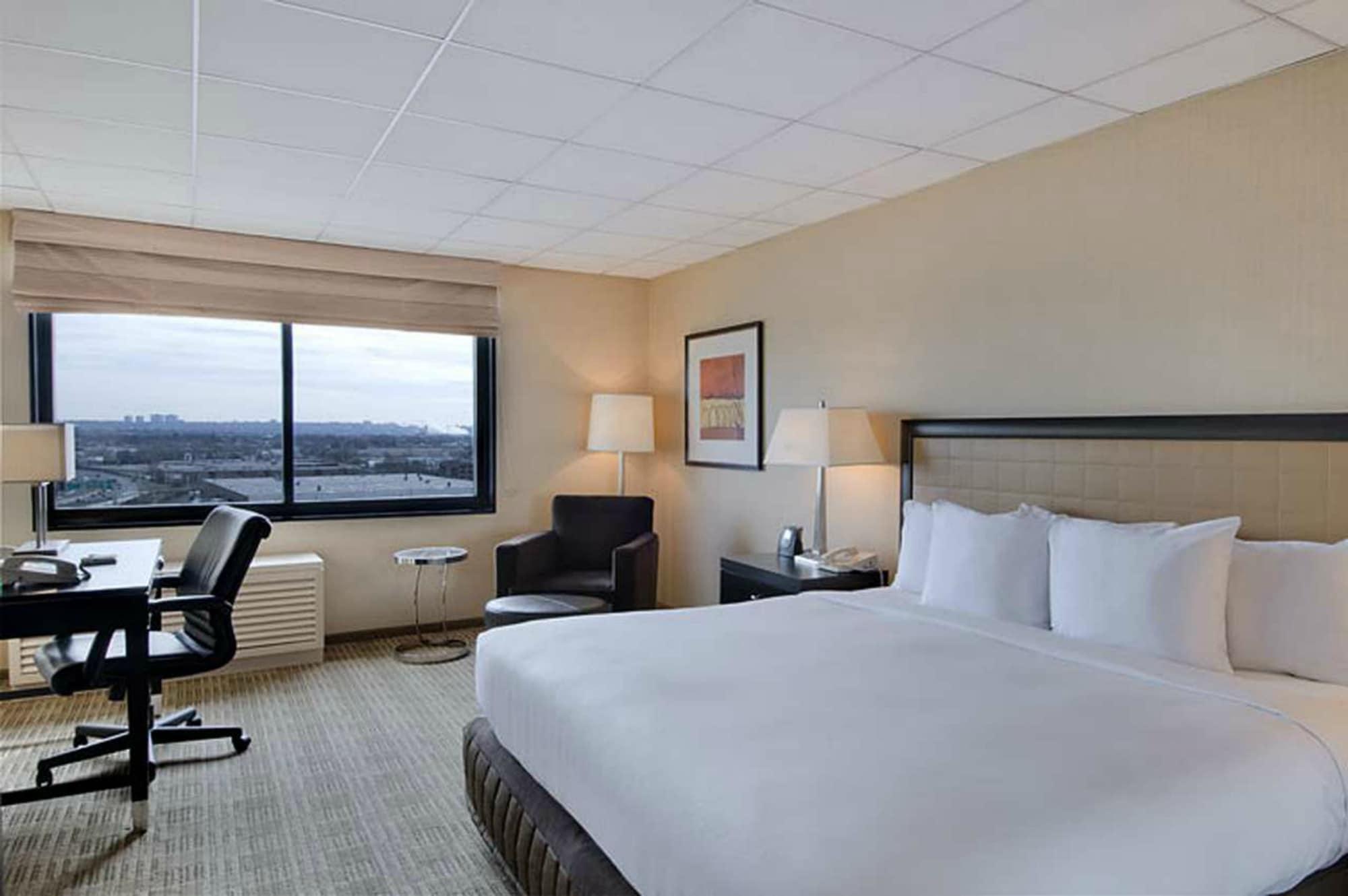 Отель Hilton Hasbrouck Heights-Meadowlands Экстерьер фото