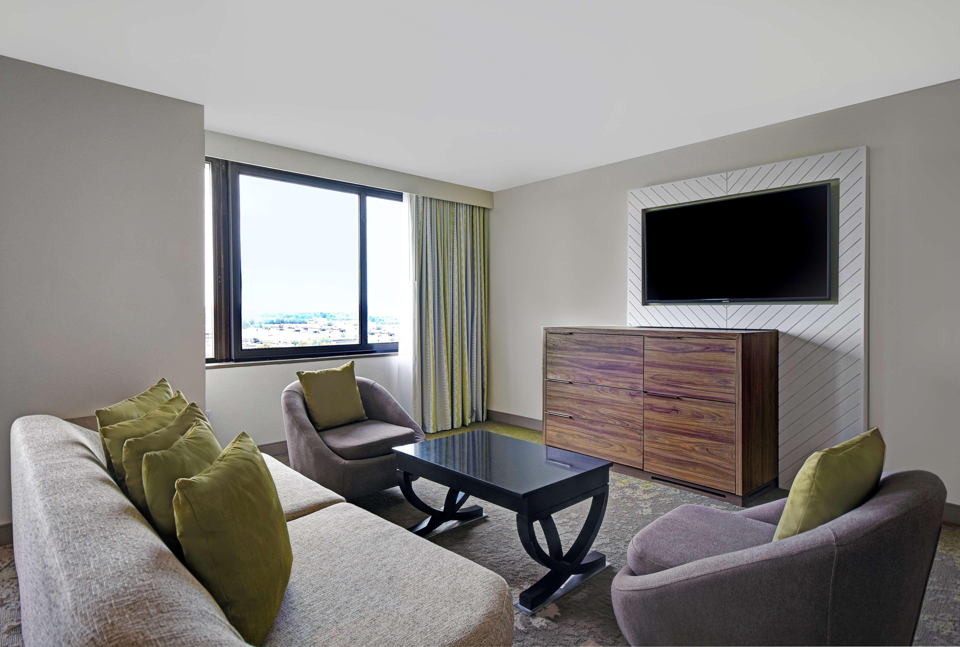 Отель Hilton Hasbrouck Heights-Meadowlands Экстерьер фото