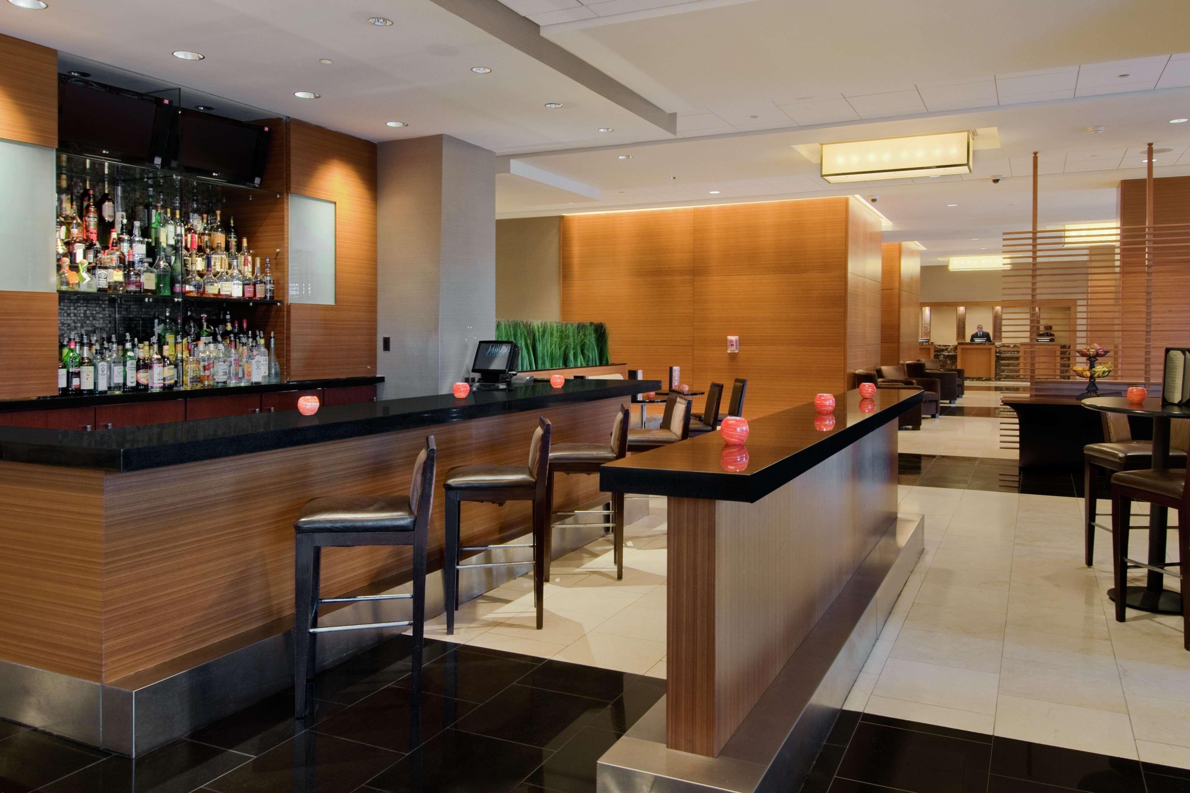 Отель Hilton Hasbrouck Heights-Meadowlands Ресторан фото