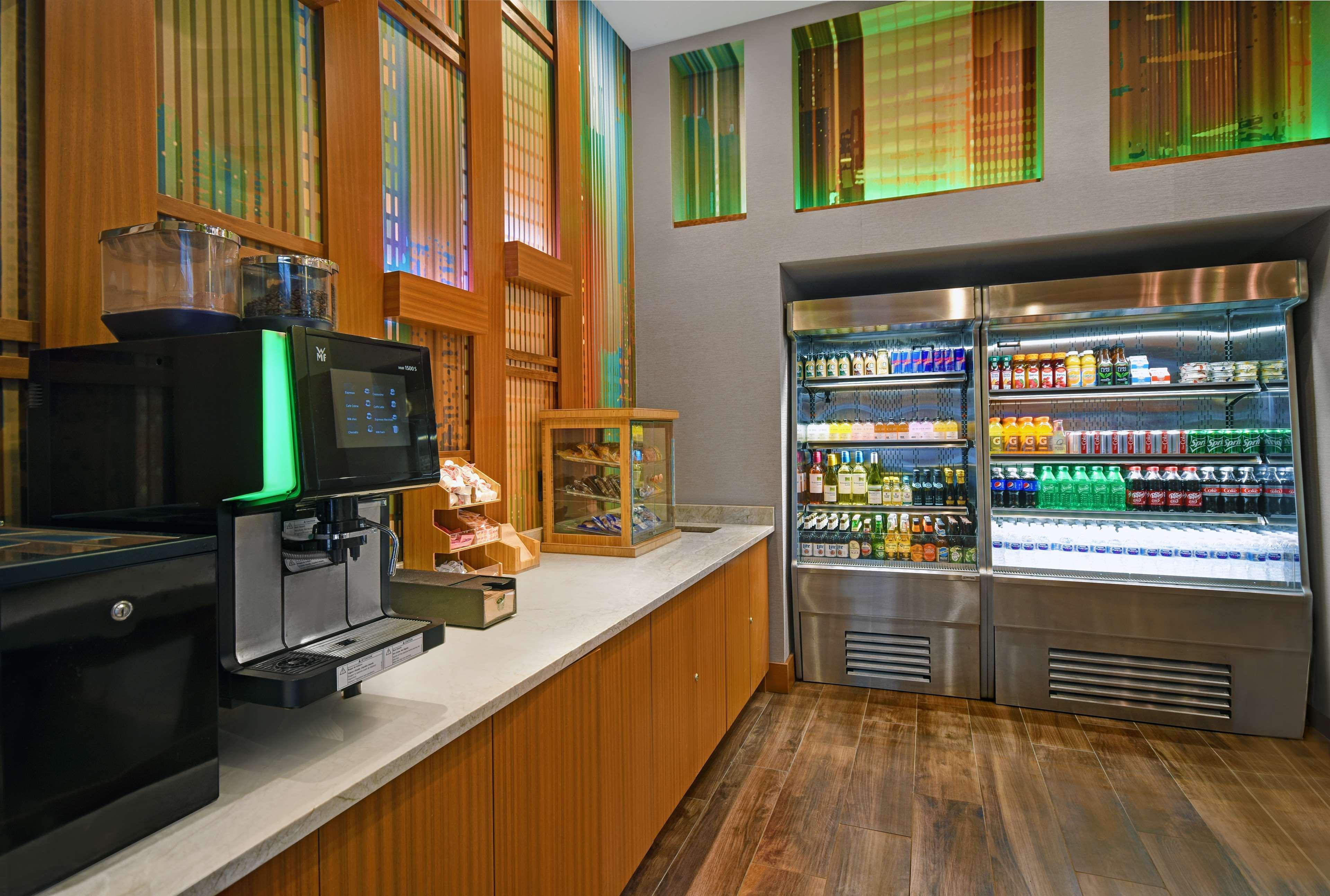 Отель Hilton Hasbrouck Heights-Meadowlands Экстерьер фото