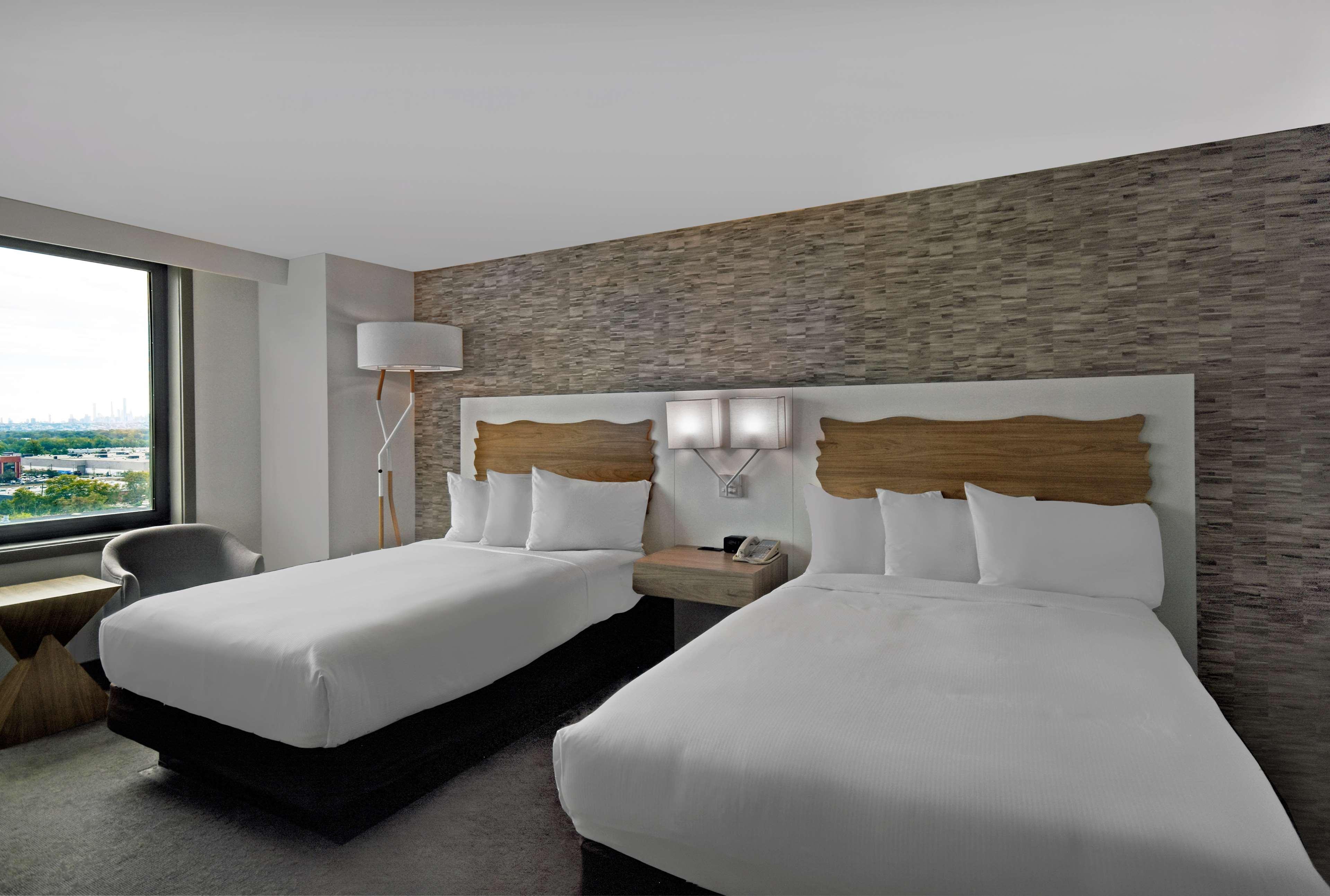 Отель Hilton Hasbrouck Heights-Meadowlands Экстерьер фото