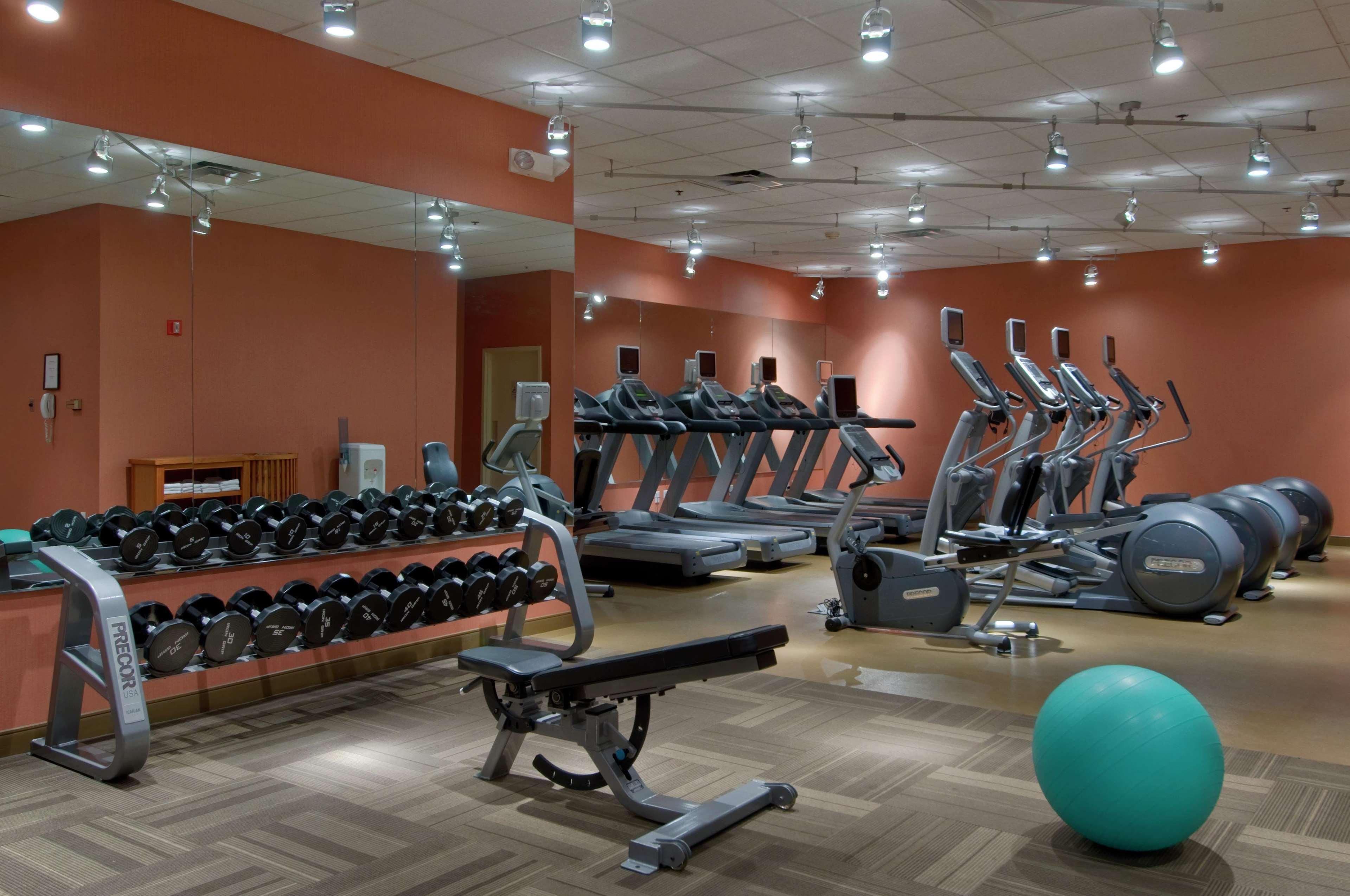 Отель Hilton Hasbrouck Heights-Meadowlands Экстерьер фото