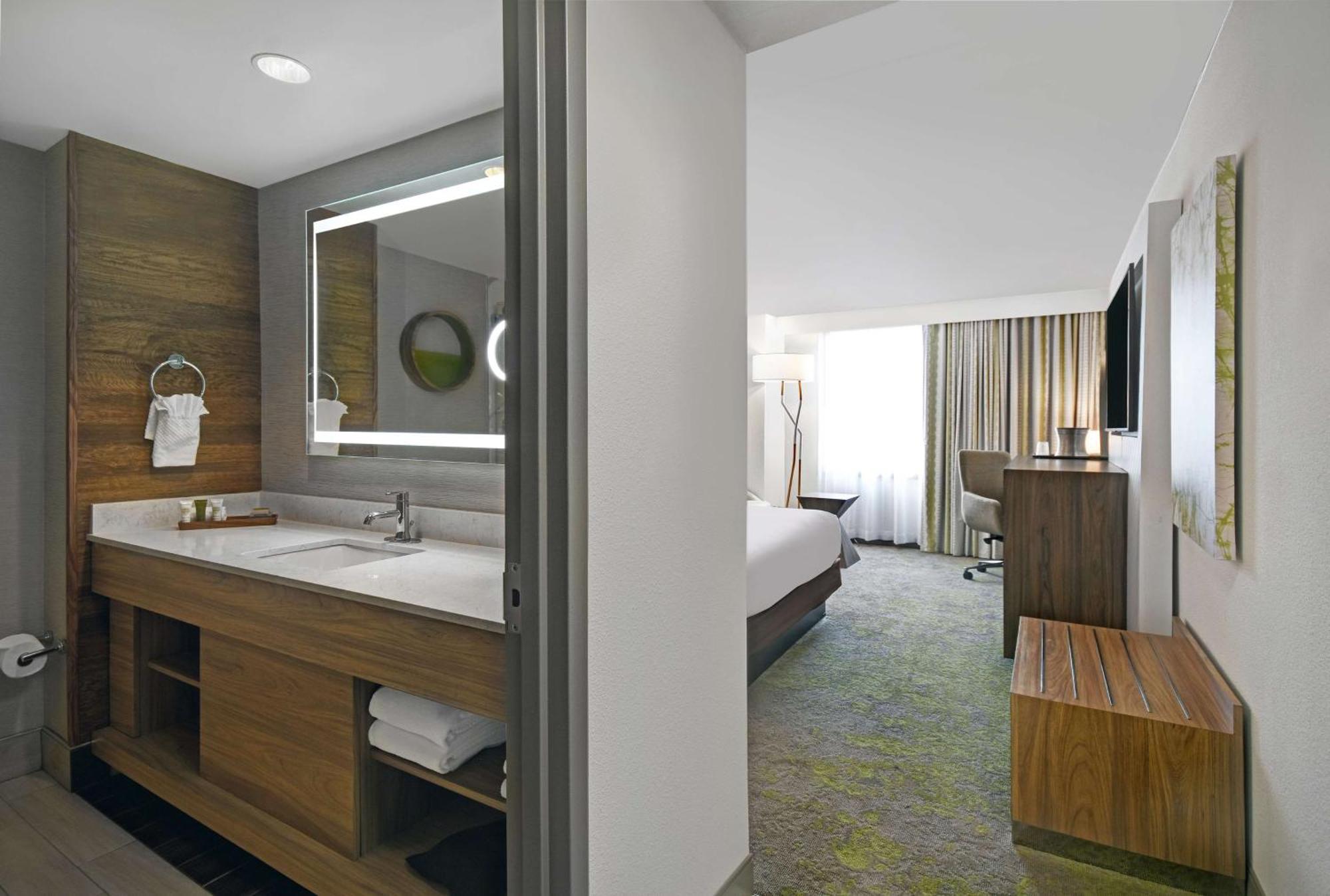 Отель Hilton Hasbrouck Heights-Meadowlands Экстерьер фото