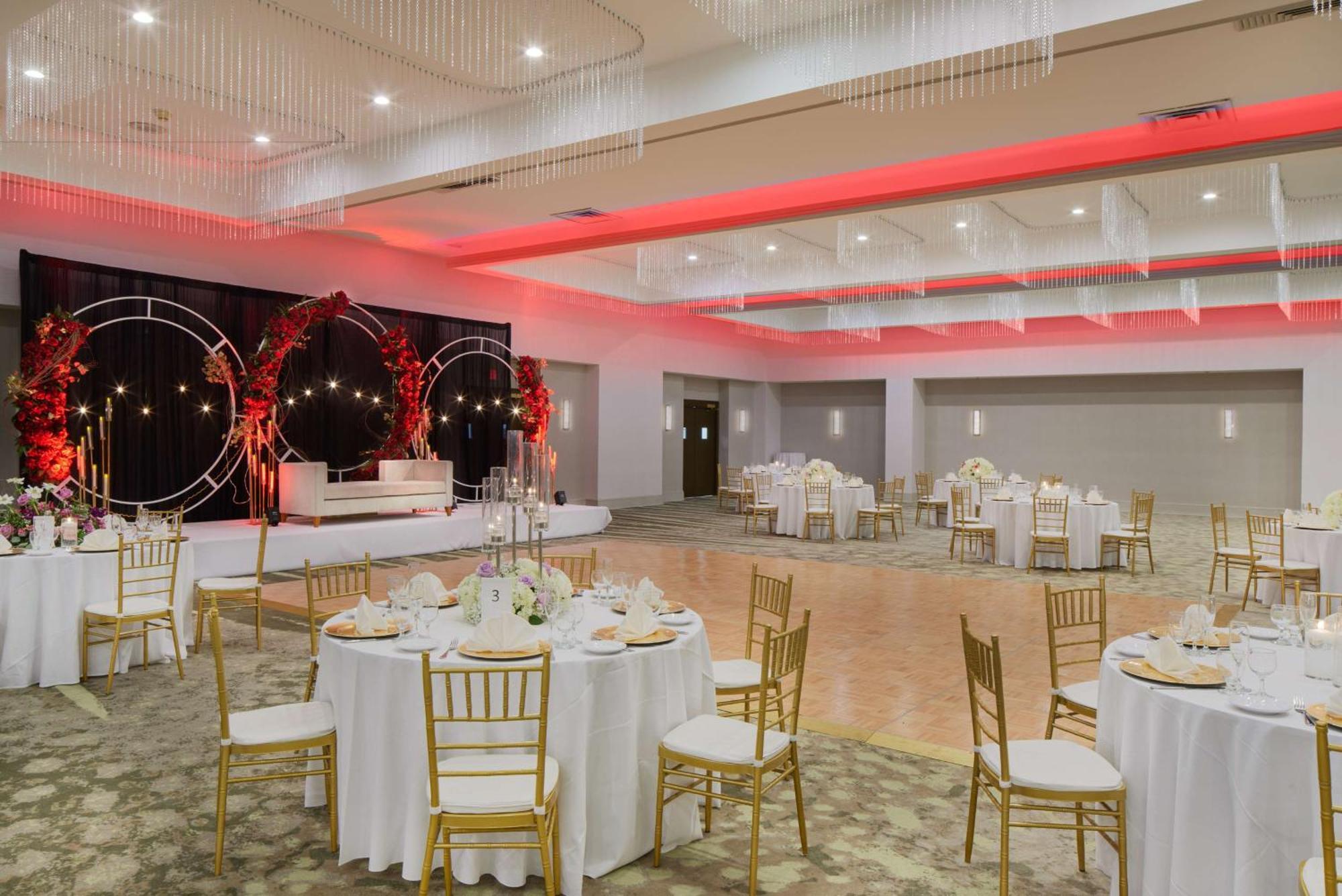 Отель Hilton Hasbrouck Heights-Meadowlands Экстерьер фото